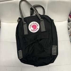 Black Mini Fjallraven Kånken Backpack